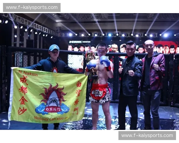 拳锋掠影与凌空绝杀：在热血与礼节之间，谁才是你骨子里的格斗灵魂？